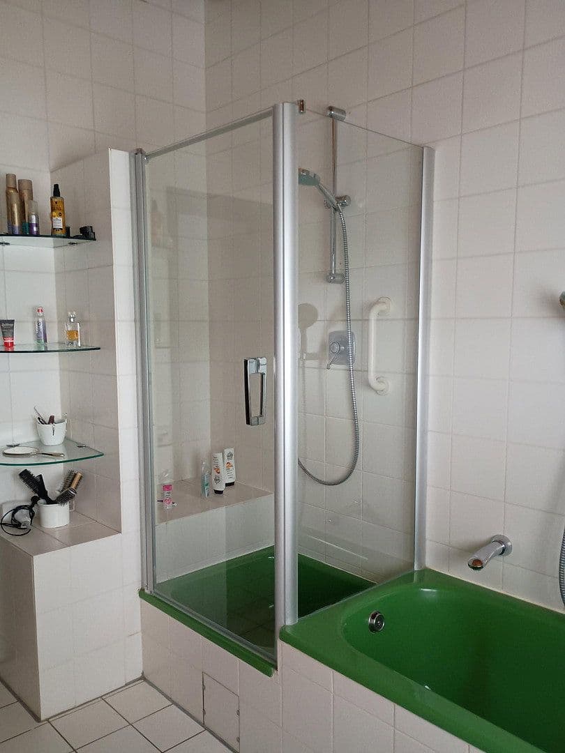 Predaj domu 117 m², pozemok 195 m², Am Felsenkeller 13, Griesheim, Hesensko Predaj domu 117 m², pozemok 195 m², Am Felsenkeller 13, Griesheim, Hesensko