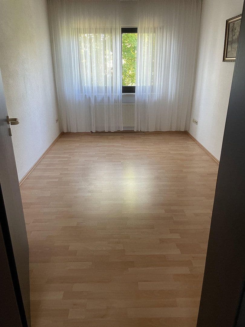 Predaj domu 117 m², pozemok 195 m², Am Felsenkeller 13, Griesheim, Hesensko Predaj domu 117 m², pozemok 195 m², Am Felsenkeller 13, Griesheim, Hesensko