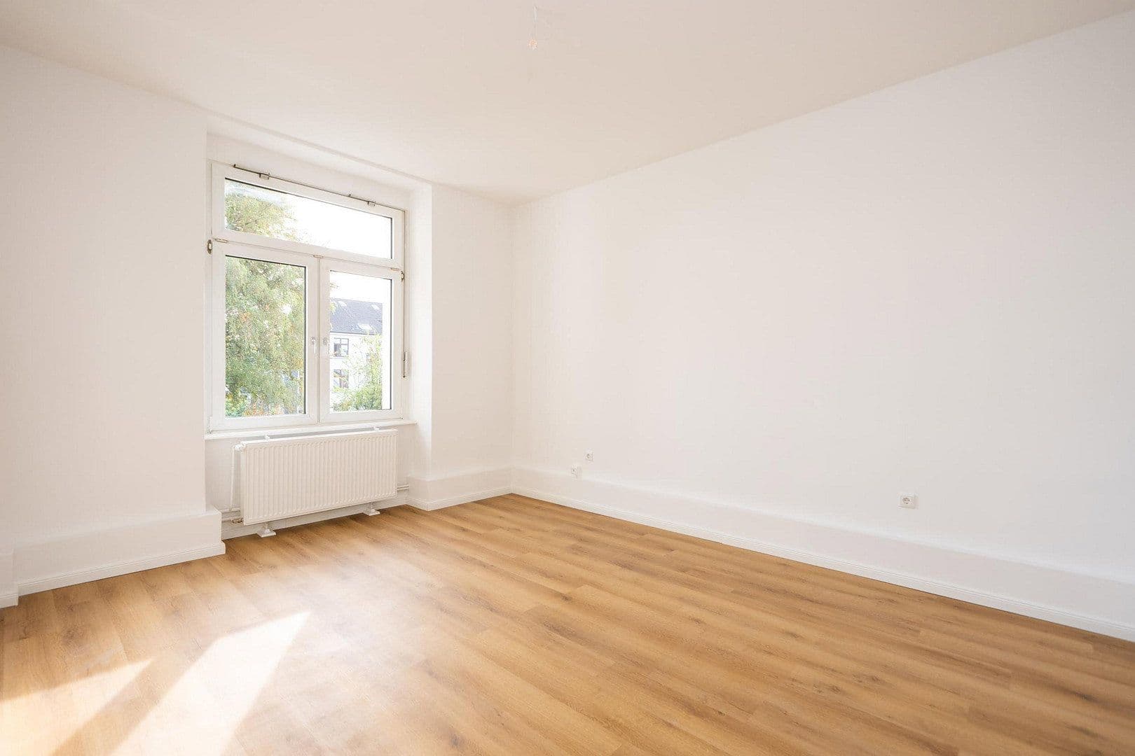Prenájom bytu 3-izbový 71 m², Jungstraße 10, Wuppertal, Severné Porýnie - Westfálsko Prenájom bytu 3-izbový 71 m², Jungstraße 10, Wuppertal, Severné Porýnie - Westfálsko