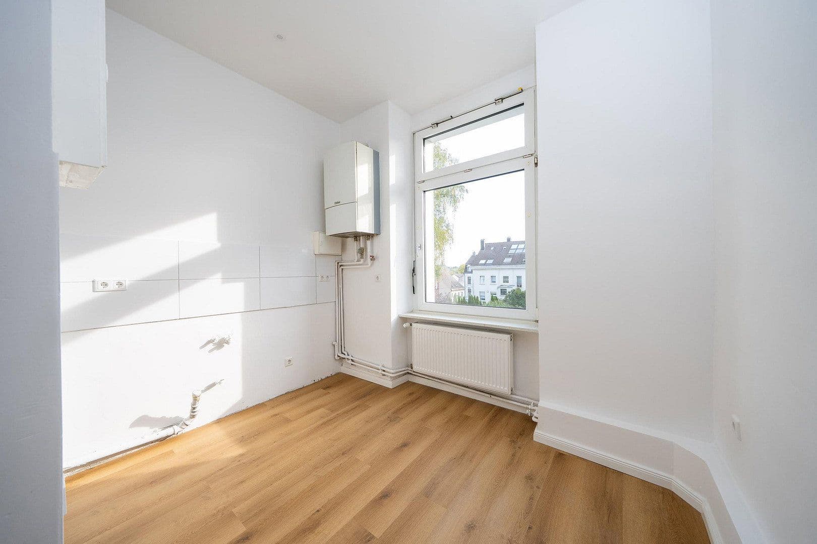 Prenájom bytu 3-izbový 71 m², Jungstraße 10, Wuppertal, Severné Porýnie - Westfálsko Prenájom bytu 3-izbový 71 m², Jungstraße 10, Wuppertal, Severné Porýnie - Westfálsko