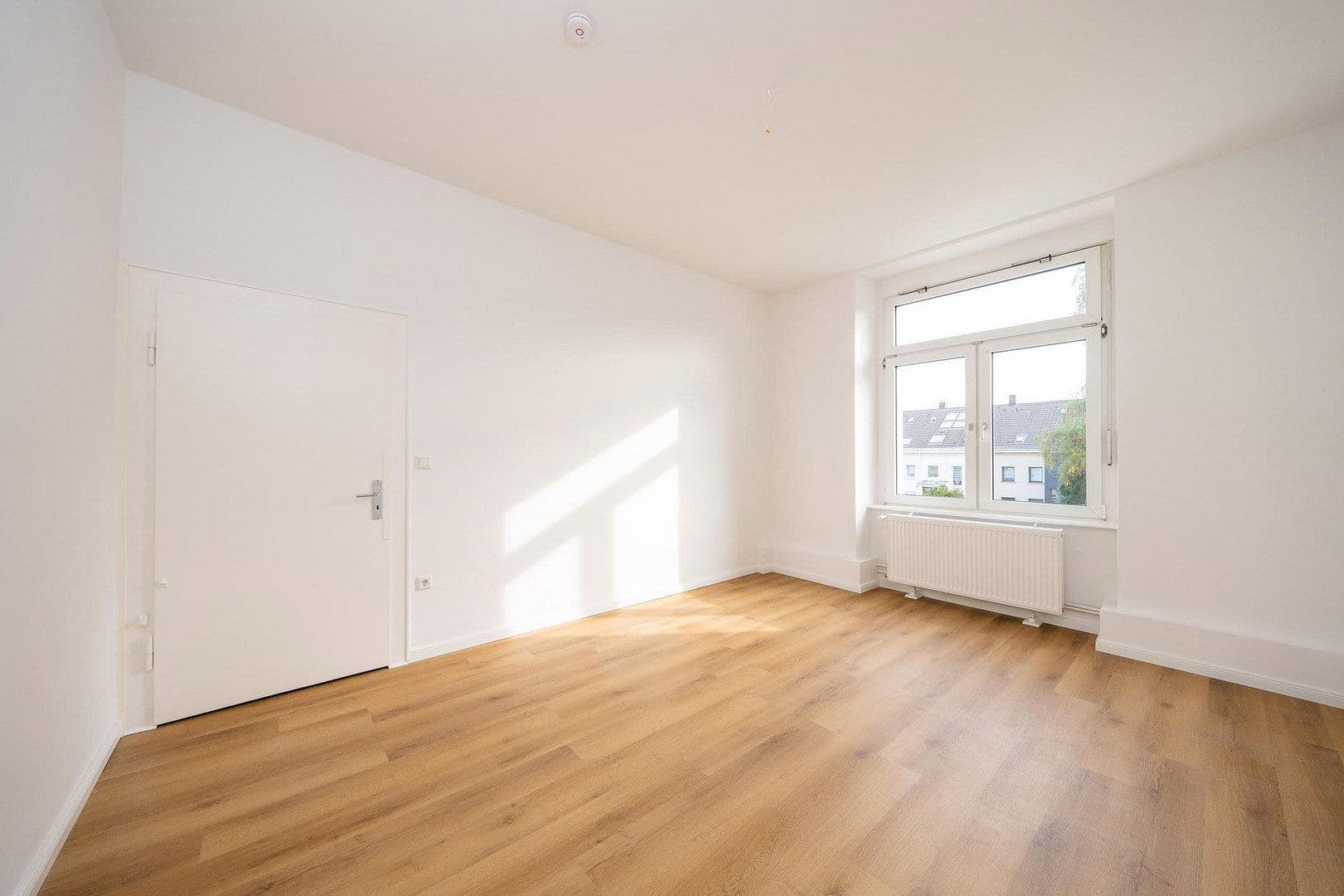 Prenájom bytu 3-izbový 71 m², Jungstraße 10, Wuppertal, Severné Porýnie - Westfálsko Prenájom bytu 3-izbový 71 m², Jungstraße 10, Wuppertal, Severné Porýnie - Westfálsko