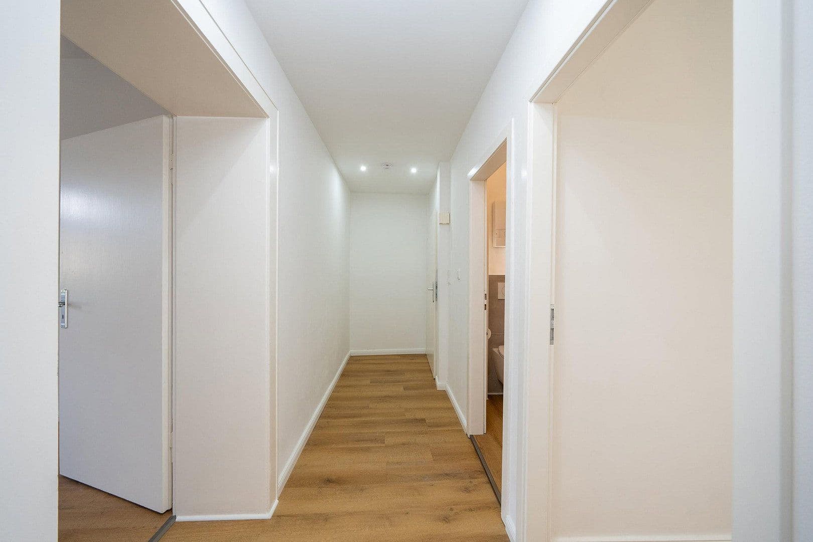 Prenájom bytu 3-izbový 71 m², Jungstraße 10, Wuppertal, Severné Porýnie - Westfálsko Prenájom bytu 3-izbový 71 m², Jungstraße 10, Wuppertal, Severné Porýnie - Westfálsko