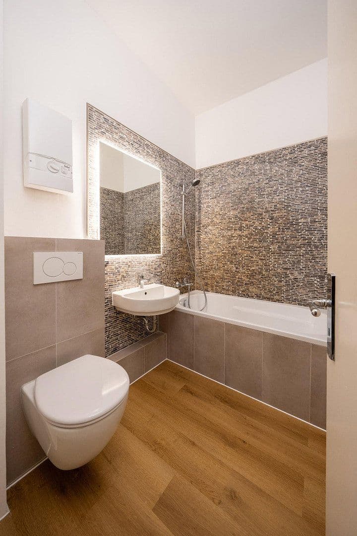 Prenájom bytu 3-izbový 71 m², Jungstraße 10, Wuppertal, Severné Porýnie - Westfálsko Prenájom bytu 3-izbový 71 m², Jungstraße 10, Wuppertal, Severné Porýnie - Westfálsko