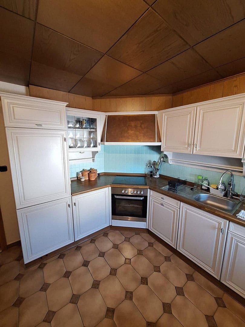 Predaj domu 219 m², pozemok 586 m², Wölfersheim, Hesensko Predaj domu 219 m², pozemok 586 m², Wölfersheim, Hesensko