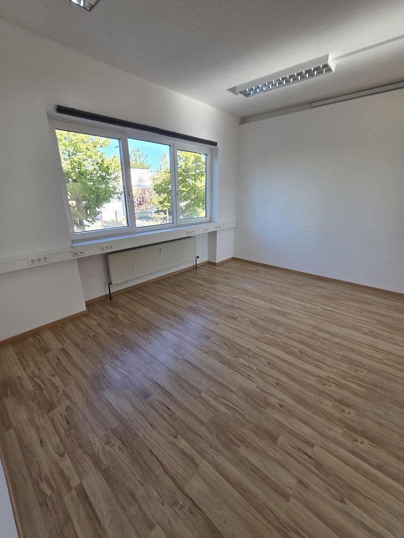 Prenájom kancelárie 187 m², Würzburg, Bavorsko Prenájom kancelárie 187 m², Würzburg, Bavorsko