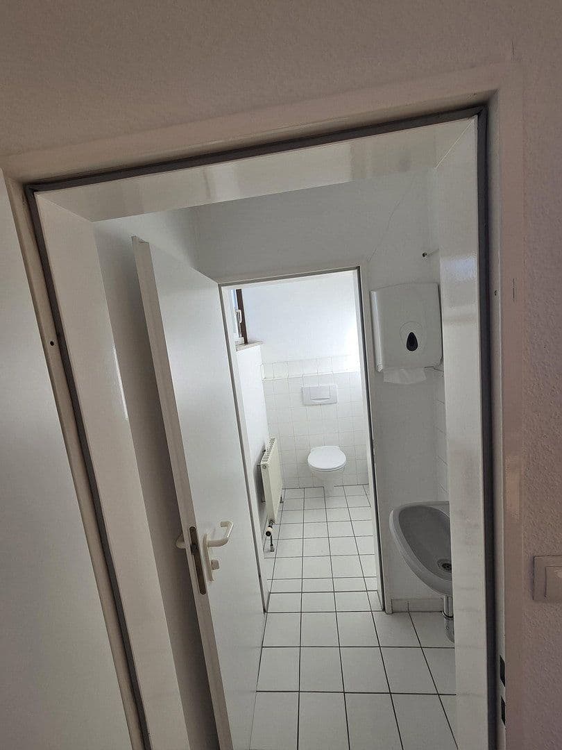 Prenájom kancelárie 187 m², Würzburg, Bavorsko Prenájom kancelárie 187 m², Würzburg, Bavorsko