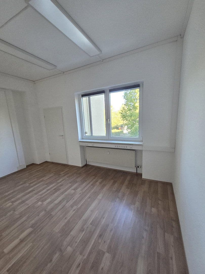 Prenájom kancelárie 187 m², Würzburg, Bavorsko Prenájom kancelárie 187 m², Würzburg, Bavorsko