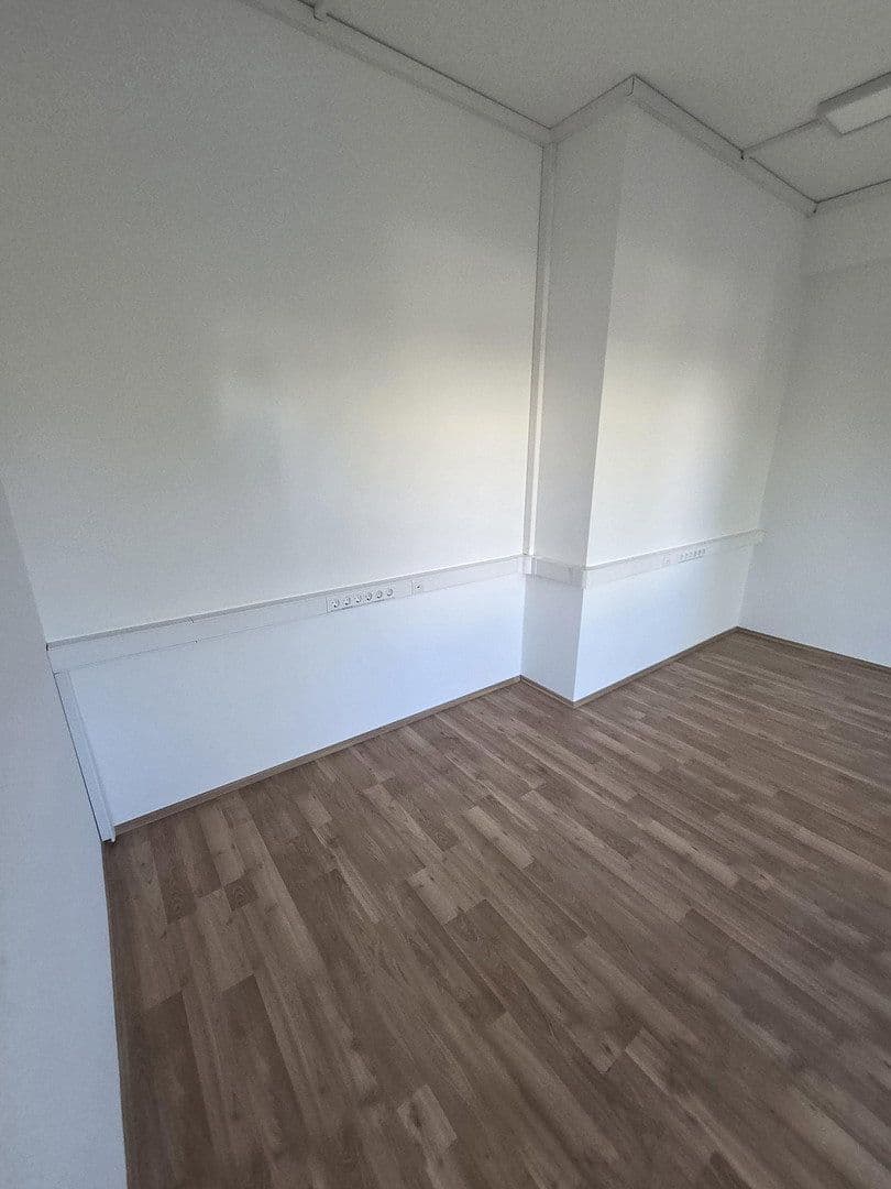 Prenájom kancelárie 187 m², Würzburg, Bavorsko Prenájom kancelárie 187 m², Würzburg, Bavorsko
