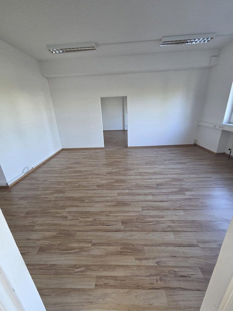 Prenájom kancelárie 187 m², Würzburg, Bavorsko Prenájom kancelárie 187 m², Würzburg, Bavorsko