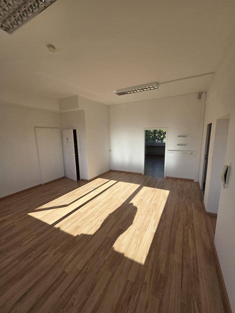 Prenájom kancelárie 187 m², Würzburg, Bavorsko Prenájom kancelárie 187 m², Würzburg, Bavorsko