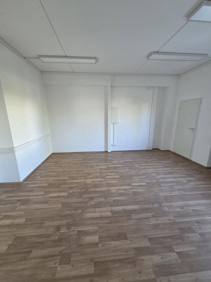 Prenájom kancelárie 187 m², Würzburg, Bavorsko Prenájom kancelárie 187 m², Würzburg, Bavorsko