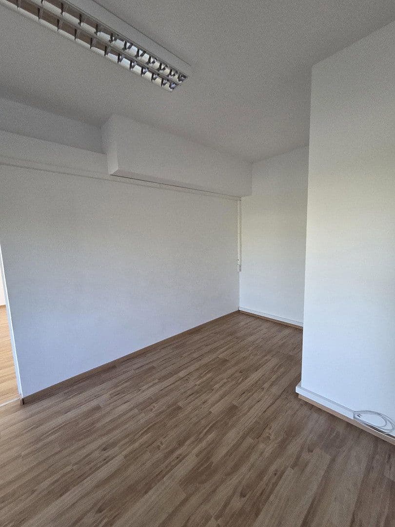 Prenájom kancelárie 187 m², Würzburg, Bavorsko Prenájom kancelárie 187 m², Würzburg, Bavorsko