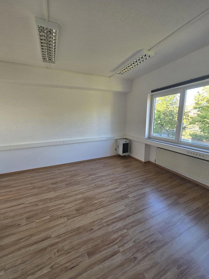 Prenájom kancelárie 187 m², Würzburg, Bavorsko Prenájom kancelárie 187 m², Würzburg, Bavorsko