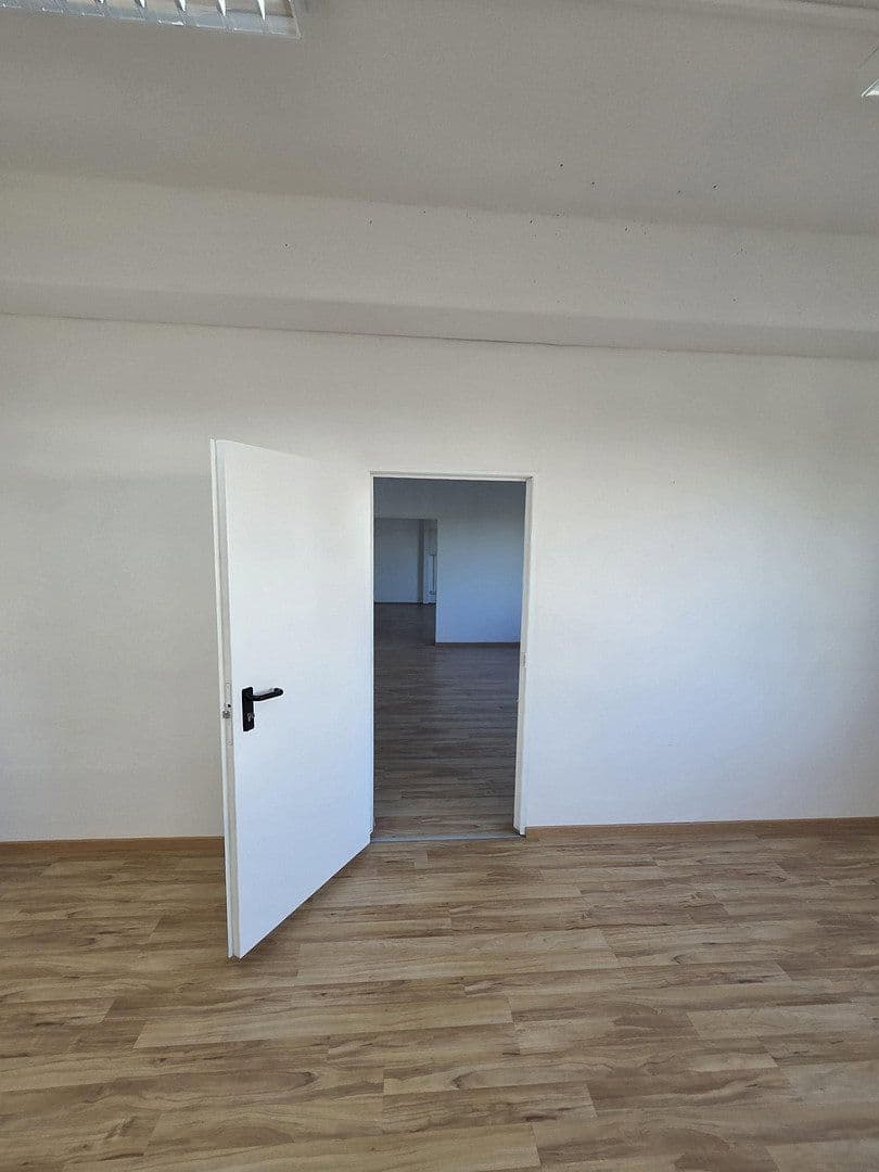Prenájom kancelárie 187 m², Würzburg, Bavorsko Prenájom kancelárie 187 m², Würzburg, Bavorsko