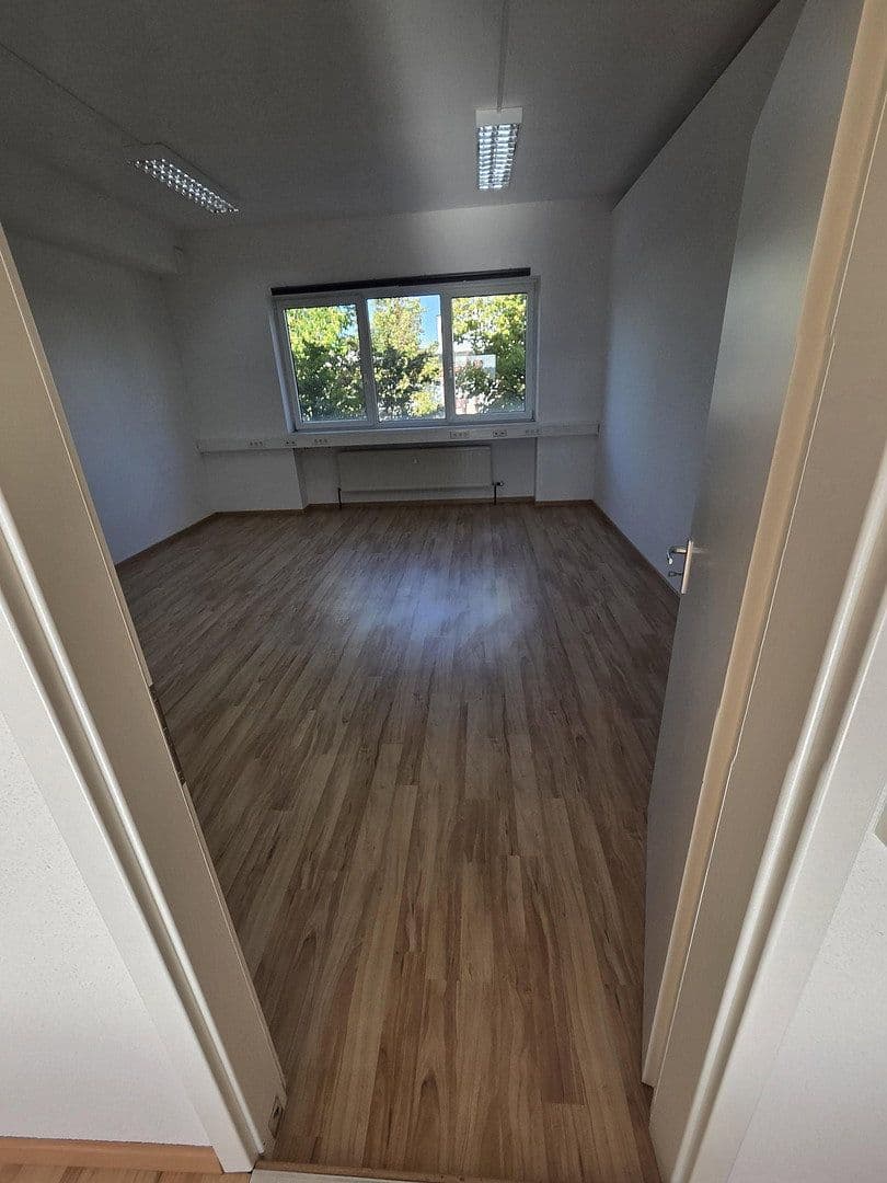 Prenájom kancelárie 187 m², Würzburg, Bavorsko Prenájom kancelárie 187 m², Würzburg, Bavorsko