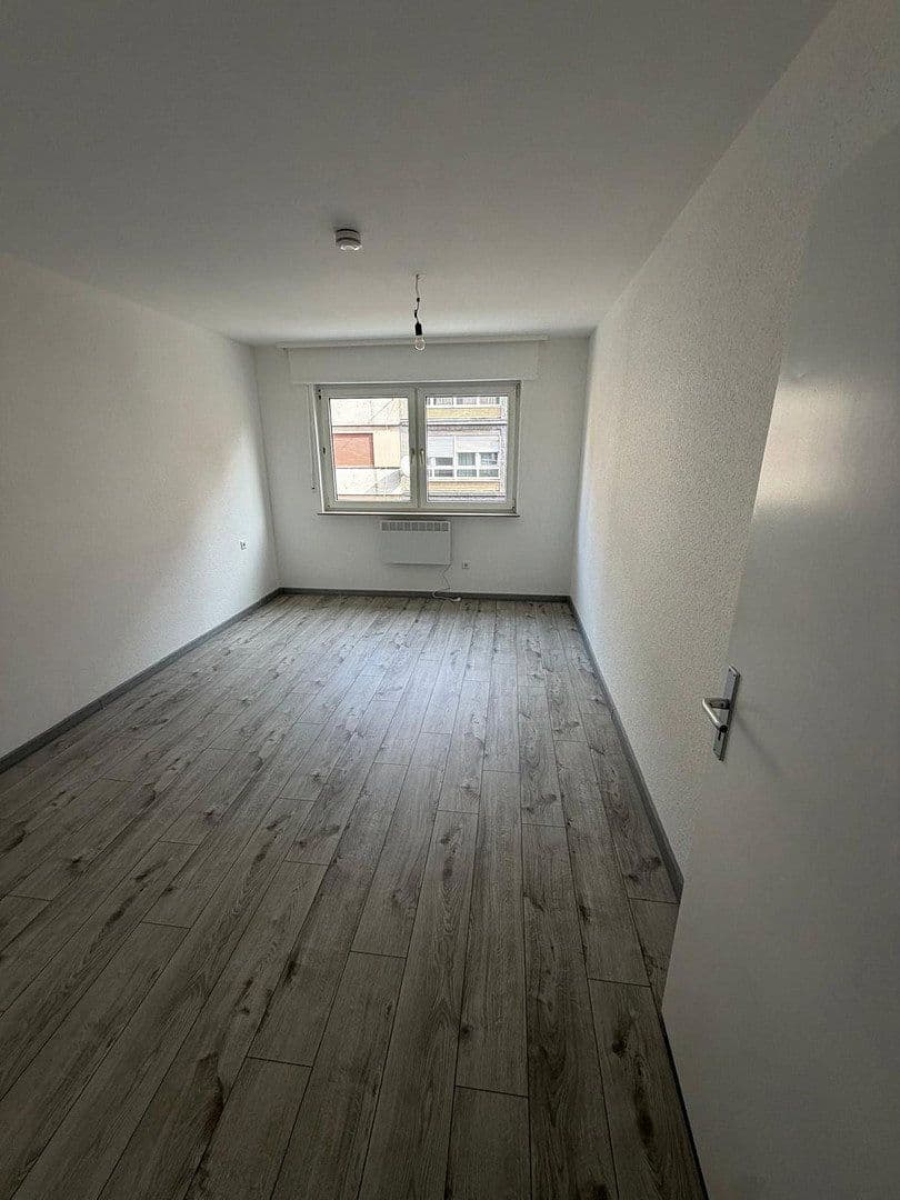 Prenájom bytu 2-izbový 64 m², Mannheim, Bádensko-Wurttembersko Prenájom bytu 2-izbový 64 m², Mannheim, Bádensko-Wurttembersko