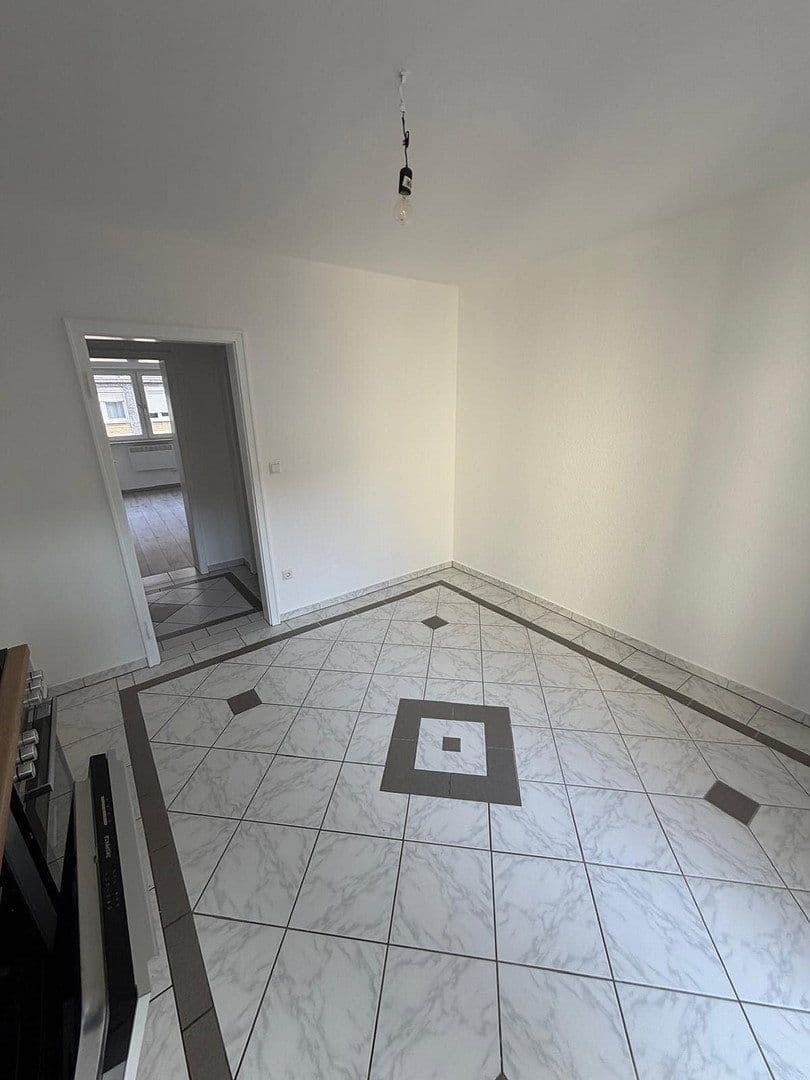 Prenájom bytu 2-izbový 64 m², Mannheim, Bádensko-Wurttembersko Prenájom bytu 2-izbový 64 m², Mannheim, Bádensko-Wurttembersko