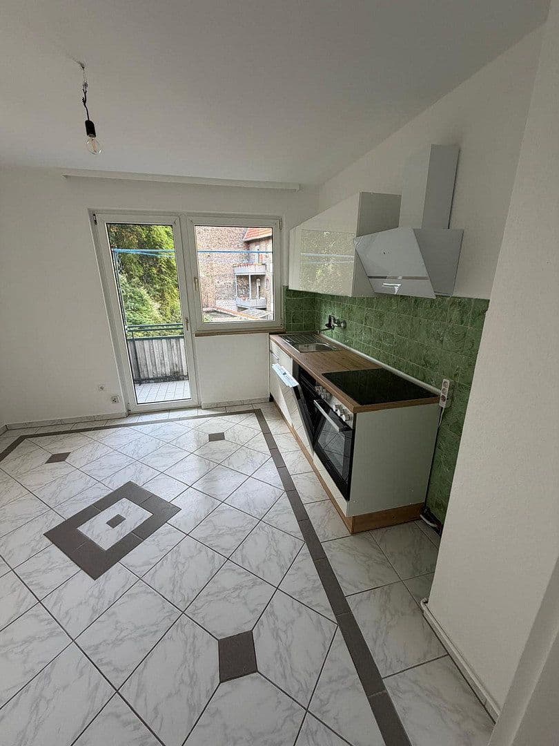 Prenájom bytu 2-izbový 64 m², Mannheim, Bádensko-Wurttembersko Prenájom bytu 2-izbový 64 m², Mannheim, Bádensko-Wurttembersko