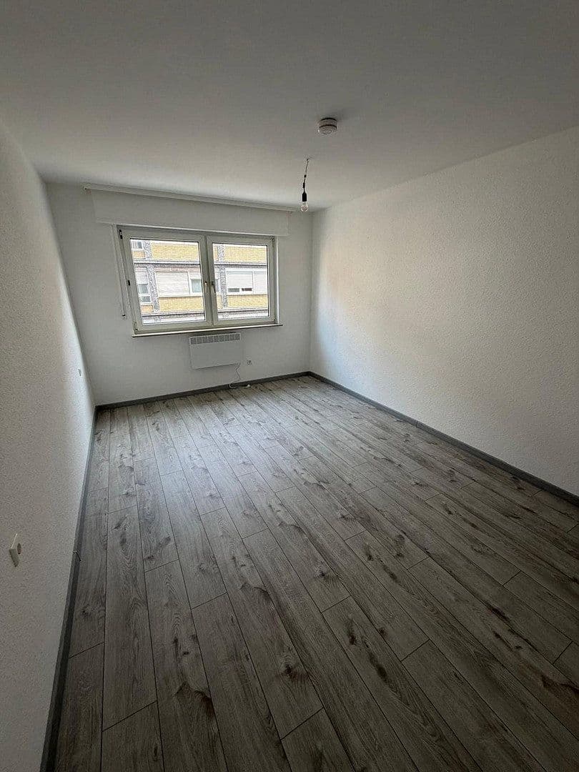 Prenájom bytu 2-izbový 64 m², Mannheim, Bádensko-Wurttembersko Prenájom bytu 2-izbový 64 m², Mannheim, Bádensko-Wurttembersko