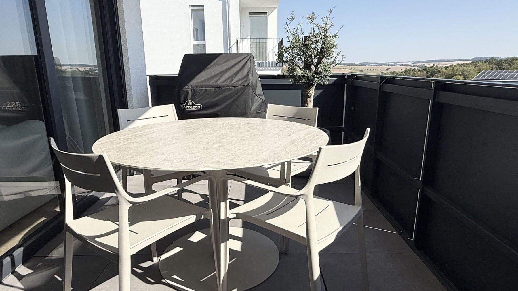 Prenájom bytu 3-izbový 86 m², Möckmühl, Bádensko-Wurttembersko Prenájom bytu 3-izbový 86 m², Möckmühl, Bádensko-Wurttembersko