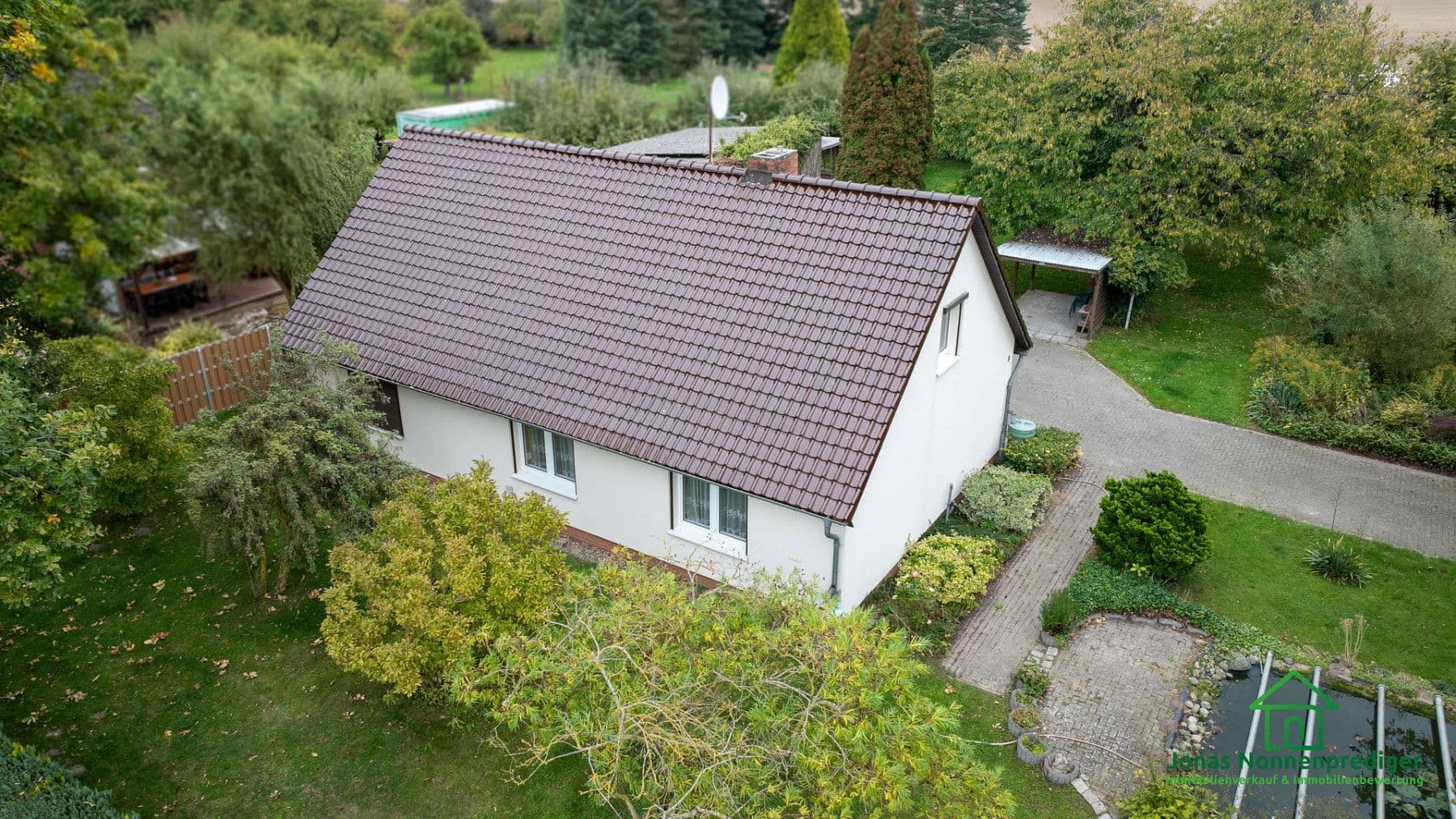 Predaj domu 135 m², pozemok 2.847 m², Trebbower Straße 8, Schwerin, Meklenbursko-Predpomoransko Predaj domu 135 m², pozemok 2.847 m², Trebbower Straße 8, Schwerin, Meklenbursko-Predpomoransko