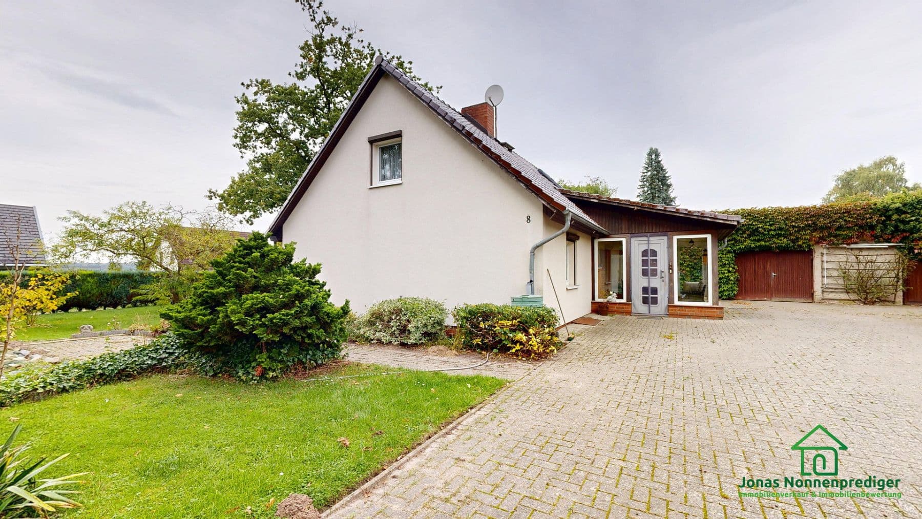 Predaj domu 135 m², pozemok 2.847 m², Trebbower Straße 8, Schwerin, Meklenbursko-Predpomoransko Predaj domu 135 m², pozemok 2.847 m², Trebbower Straße 8, Schwerin, Meklenbursko-Predpomoransko