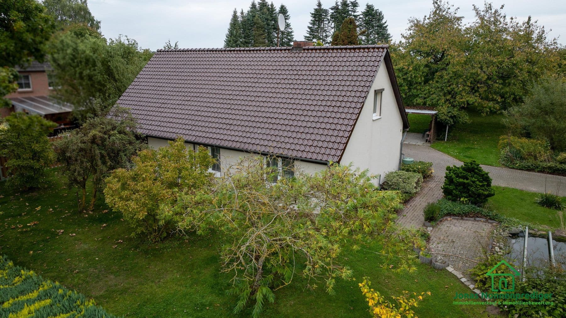 Predaj domu 135 m², pozemok 2.847 m², Trebbower Straße 8, Schwerin, Meklenbursko-Predpomoransko Predaj domu 135 m², pozemok 2.847 m², Trebbower Straße 8, Schwerin, Meklenbursko-Predpomoransko