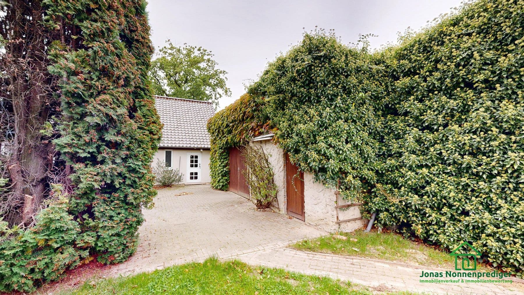 Predaj domu 135 m², pozemok 2.847 m², Trebbower Straße 8, Schwerin, Meklenbursko-Predpomoransko Predaj domu 135 m², pozemok 2.847 m², Trebbower Straße 8, Schwerin, Meklenbursko-Predpomoransko