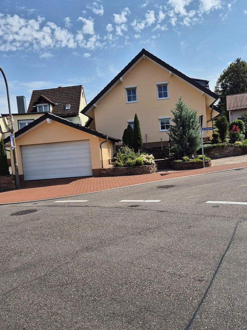 Predaj domu 160 m², pozemok 394 m², Alte Steigstraße 1, Bammental, Bádensko-Wurttembersko Predaj domu 160 m², pozemok 394 m², Alte Steigstraße 1, Bammental, Bádensko-Wurttembersko