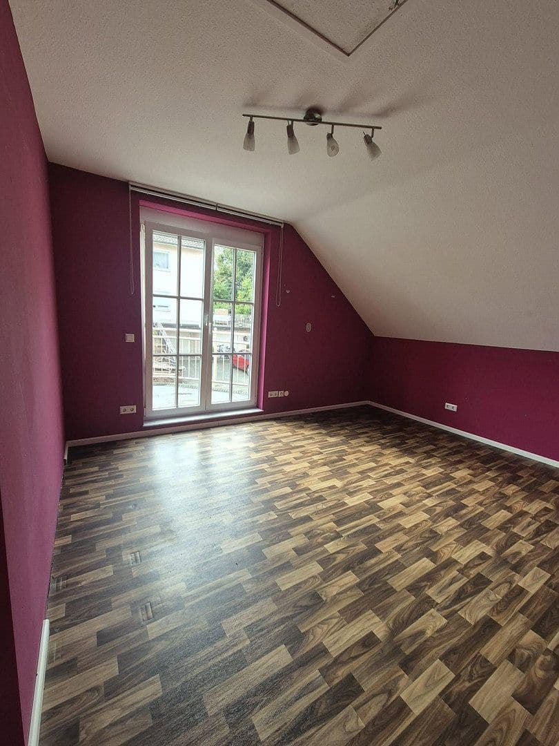Predaj domu 160 m², pozemok 394 m², Alte Steigstraße 1, Bammental, Bádensko-Wurttembersko Predaj domu 160 m², pozemok 394 m², Alte Steigstraße 1, Bammental, Bádensko-Wurttembersko