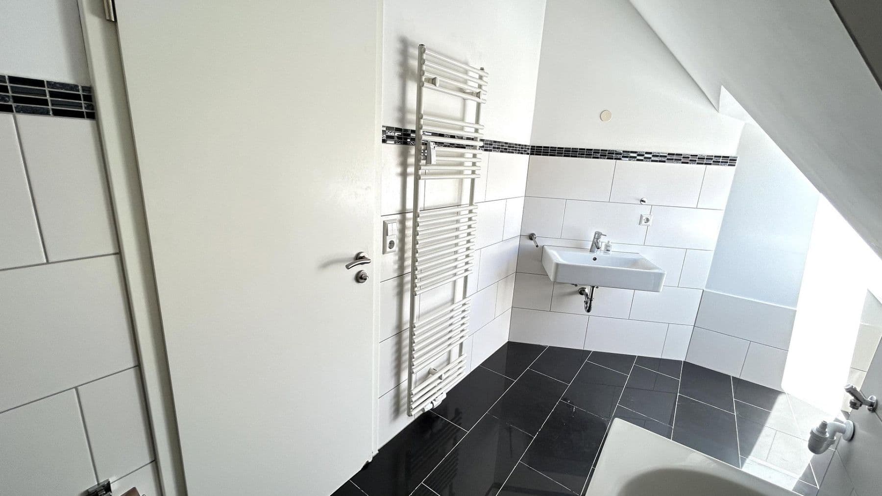 Predaj bytu 2-izbový 49 m², Mittlere Beutau 69, Esslingen am Neckar, Bádensko-Wurttembersko Predaj bytu 2-izbový 49 m², Mittlere Beutau 69, Esslingen am Neckar, Bádensko-Wurttembersko