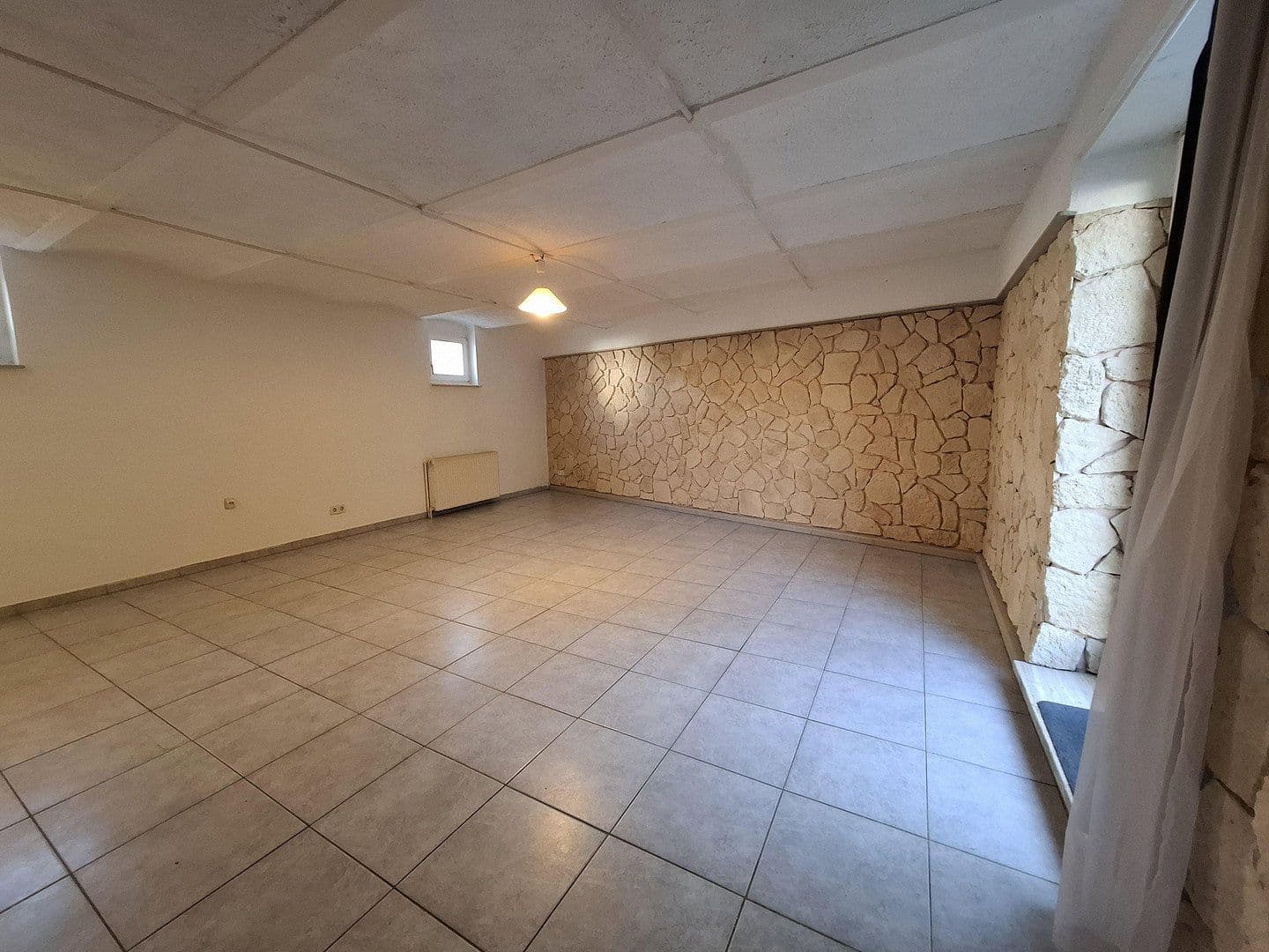 Prenájom bytu 1-izbový 42 m², Burglahr, Porýnie-Falcko Prenájom bytu 1-izbový 42 m², Burglahr, Porýnie-Falcko