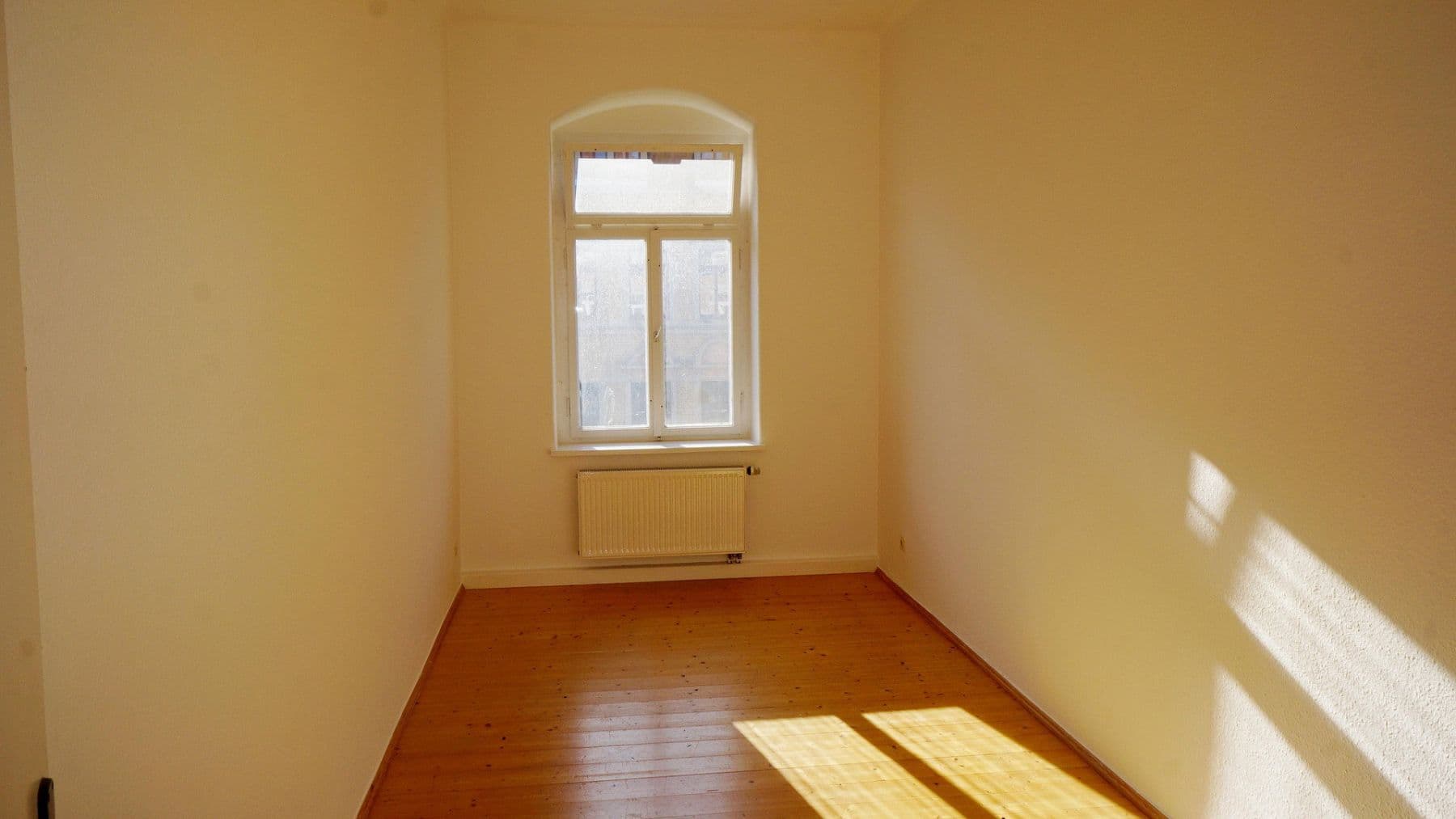 Prenájom bytu 4-izbový 103 m², Hertelstraße 16, Dresden, Sasko Prenájom bytu 4-izbový 103 m², Hertelstraße 16, Dresden, Sasko