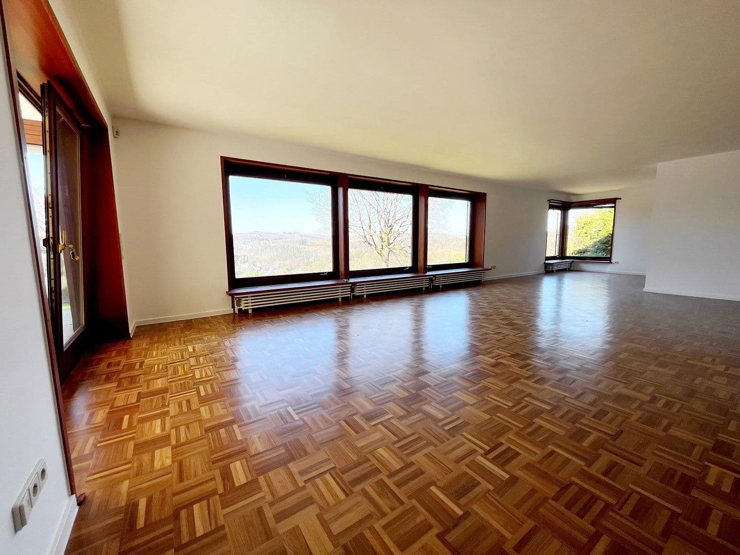 Predaj domu 350 m², pozemok 2.540 m², Overath, Severné Porýnie - Westfálsko Predaj domu 350 m², pozemok 2.540 m², Overath, Severné Porýnie - Westfálsko