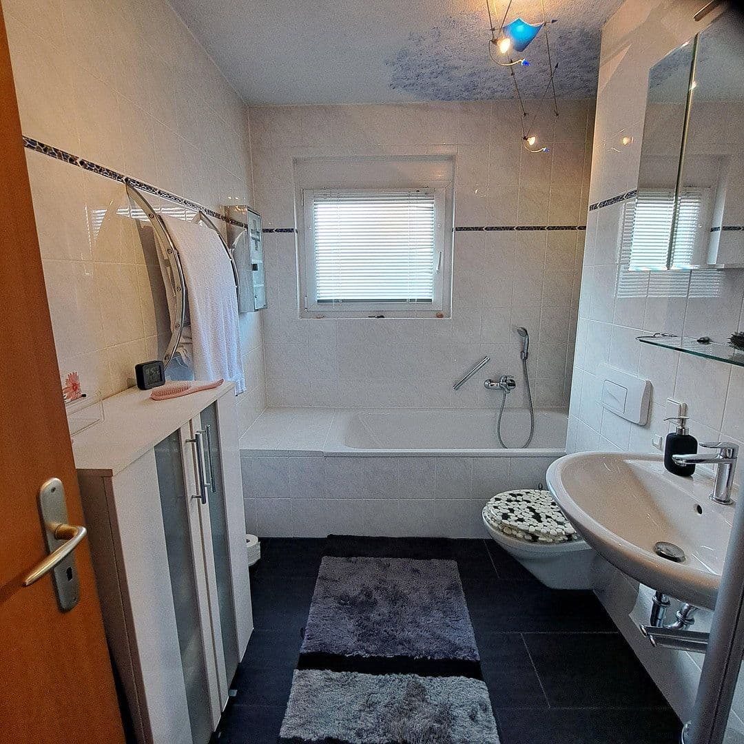 Predaj domu 125 m², pozemok 166 m², Brackenheim, Bádensko-Wurttembersko Predaj domu 125 m², pozemok 166 m², Brackenheim, Bádensko-Wurttembersko