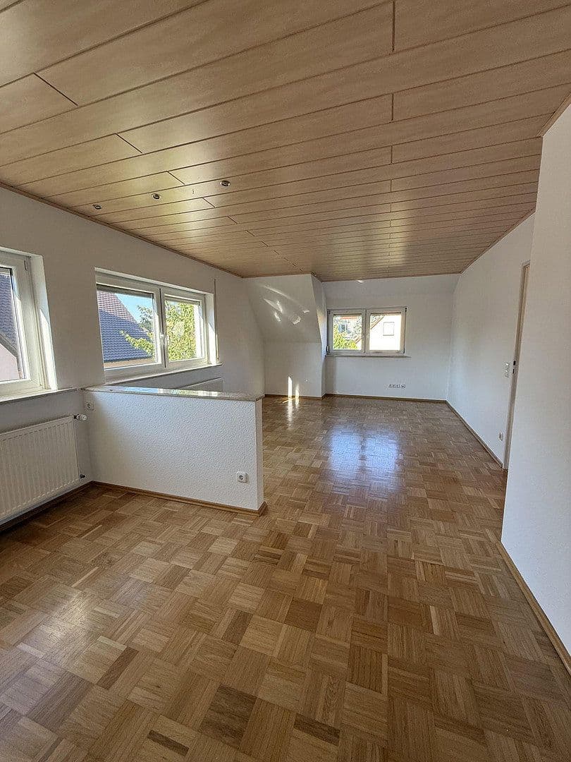 Prenájom bytu 3-izbový 84 m², Kalchreuth, Bavorsko Prenájom bytu 3-izbový 84 m², Kalchreuth, Bavorsko