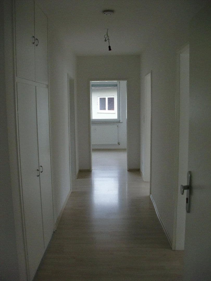 Prenájom bytu 3-izbový 75 m², Ulm, Bádensko-Wurttembersko Prenájom bytu 3-izbový 75 m², Ulm, Bádensko-Wurttembersko