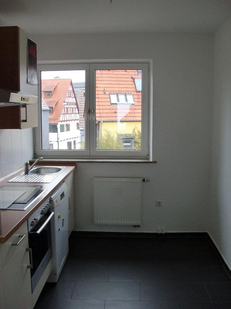 Prenájom bytu 3-izbový 75 m², Ulm, Bádensko-Wurttembersko Prenájom bytu 3-izbový 75 m², Ulm, Bádensko-Wurttembersko