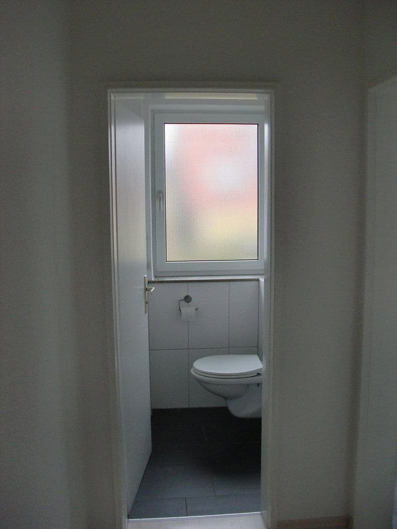 Prenájom bytu 3-izbový 75 m², Ulm, Bádensko-Wurttembersko Prenájom bytu 3-izbový 75 m², Ulm, Bádensko-Wurttembersko