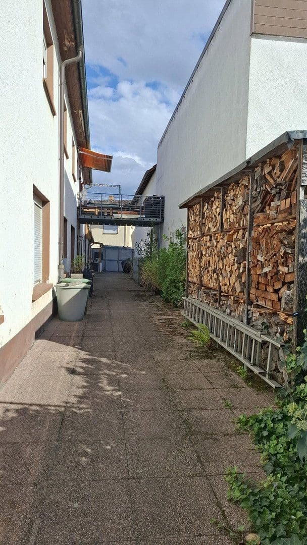 Predaj domu 456 m², pozemok 880 m², Lambsheim, Porýnie-Falcko Predaj domu 456 m², pozemok 880 m², Lambsheim, Porýnie-Falcko