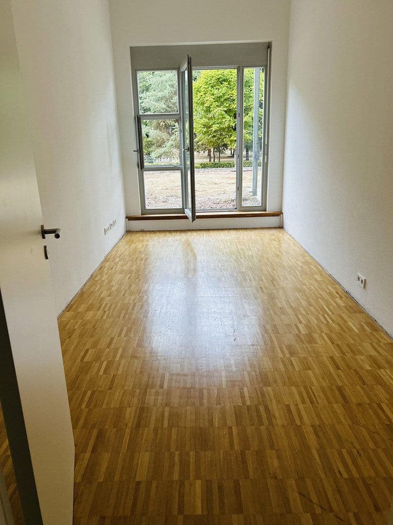 Prenájom bytu 3-izbový 100 m², Flugplatzstr. 27, Lahr/Schwarzwald, Bádensko-Wurttembersko Prenájom bytu 3-izbový 100 m², Flugplatzstr. 27, Lahr/Schwarzwald, Bádensko-Wurttembersko