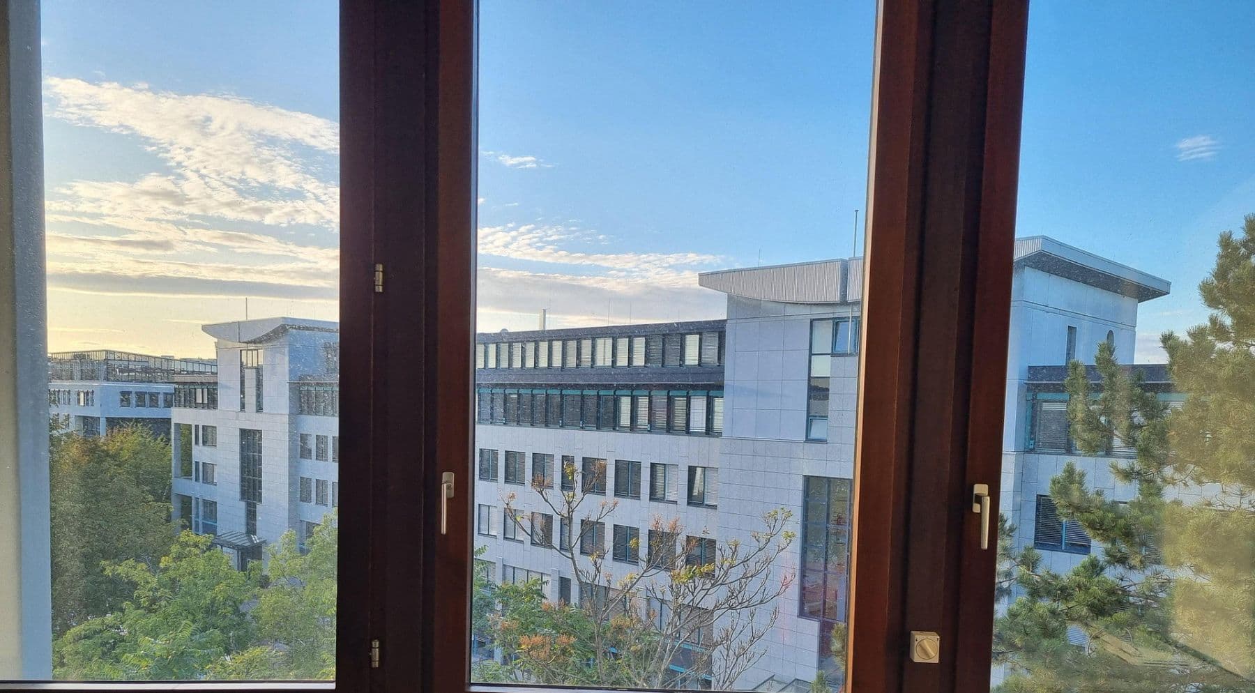 Prenájom kancelárie 35 m², Leinfelden-Echterdingen, Bádensko-Wurttembersko Prenájom kancelárie 35 m², Leinfelden-Echterdingen, Bádensko-Wurttembersko