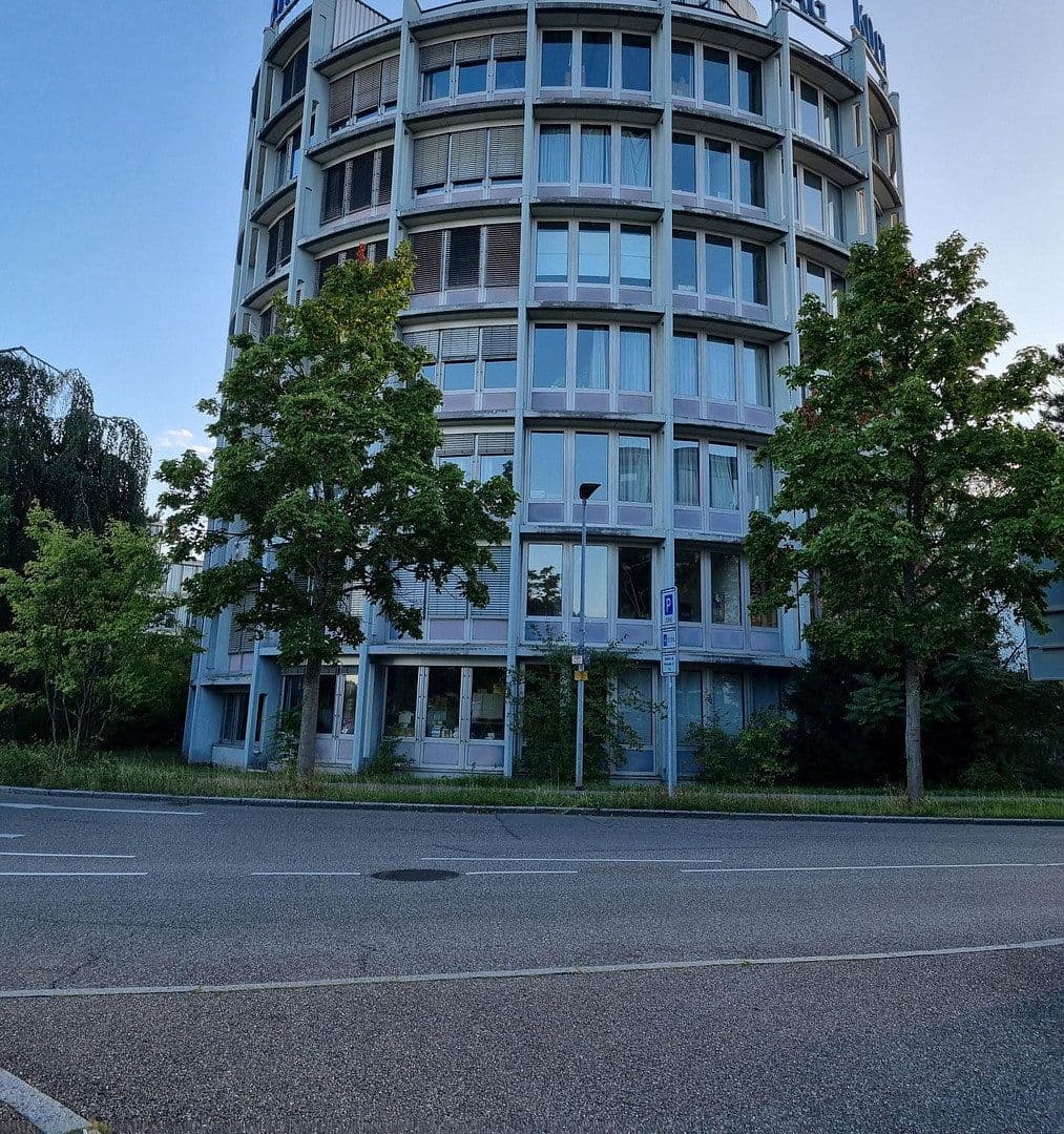 Prenájom kancelárie 35 m², Leinfelden-Echterdingen, Bádensko-Wurttembersko Prenájom kancelárie 35 m², Leinfelden-Echterdingen, Bádensko-Wurttembersko