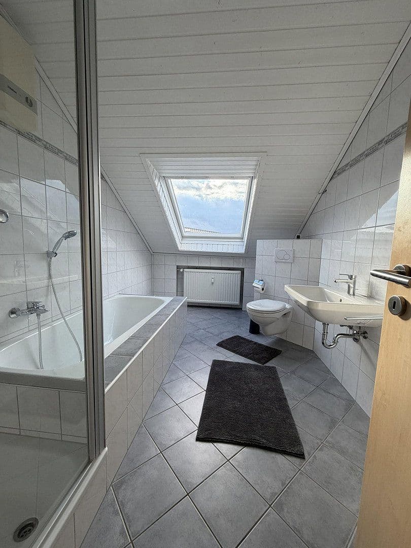 Prenájom bytu 3-izbový 104 m², Paderborn, Severné Porýnie - Westfálsko Prenájom bytu 3-izbový 104 m², Paderborn, Severné Porýnie - Westfálsko