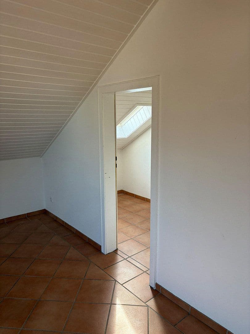 Prenájom bytu 3-izbový 104 m², Paderborn, Severné Porýnie - Westfálsko Prenájom bytu 3-izbový 104 m², Paderborn, Severné Porýnie - Westfálsko