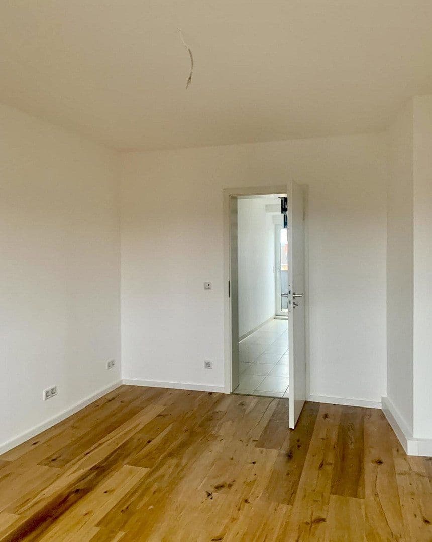 Prenájom bytu 3-izbový 107 m², Aschaffenburg, Bavorsko Prenájom bytu 3-izbový 107 m², Aschaffenburg, Bavorsko