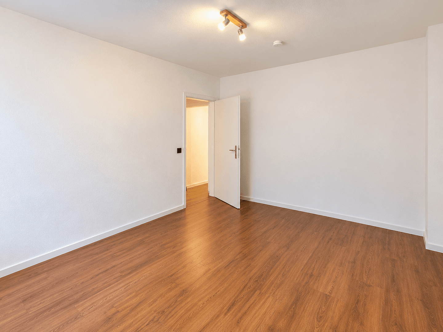 Prenájom bytu 2-izbový 55 m², Gabelsbergerstr. 5, Duisburg, Severné Porýnie - Westfálsko Prenájom bytu 2-izbový 55 m², Gabelsbergerstr. 5, Duisburg, Severné Porýnie - Westfálsko