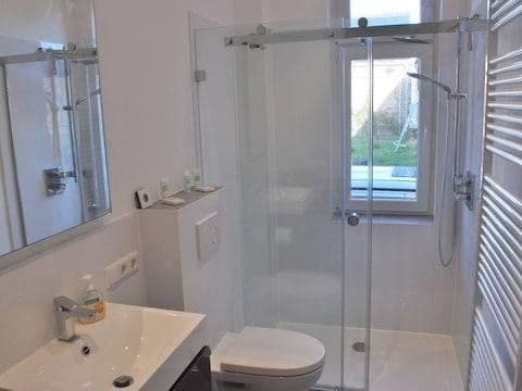Predaj domu 303 m², pozemok 4.360 m², Stahnsdorf, Brandenbursko Predaj domu 303 m², pozemok 4.360 m², Stahnsdorf, Brandenbursko