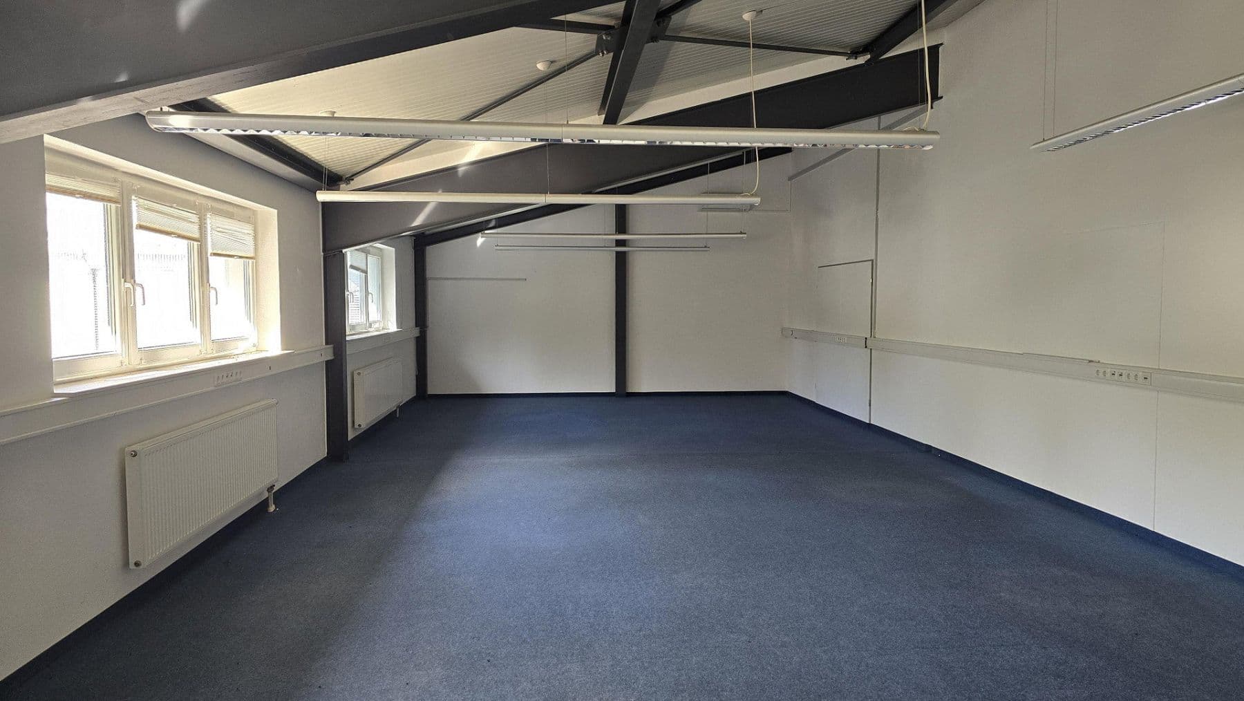 Prenájom nebytového priestoru 3.200 m², Steinung 3/1, Jettingen, Bádensko-Wurttembersko Prenájom nebytového priestoru 3.200 m², Steinung 3/1, Jettingen, Bádensko-Wurttembersko