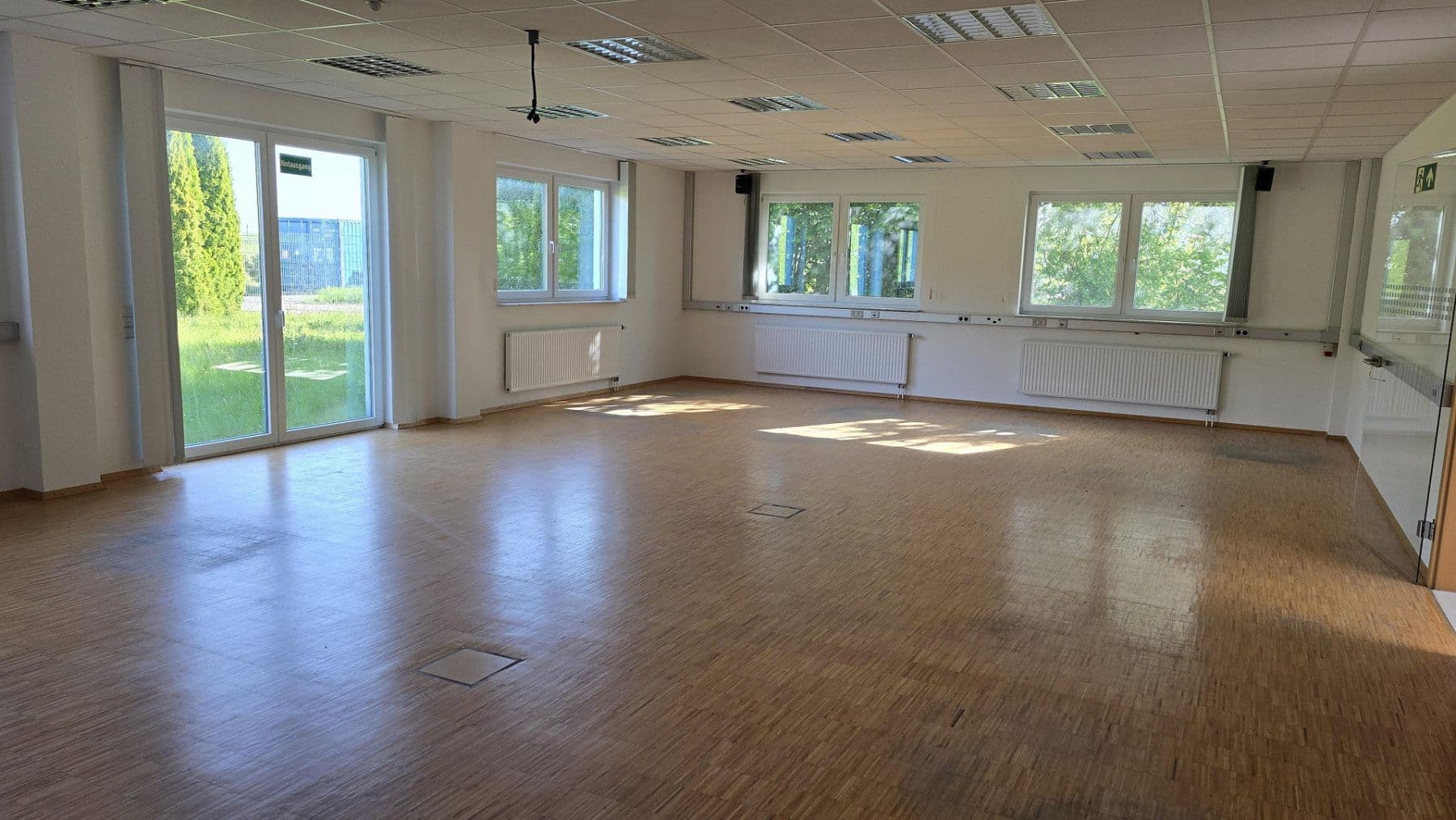 Prenájom nebytového priestoru 3.200 m², Steinung 3/1, Jettingen, Bádensko-Wurttembersko Prenájom nebytového priestoru 3.200 m², Steinung 3/1, Jettingen, Bádensko-Wurttembersko